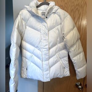 Gently Used Women’s Nike Puffer Jacket!